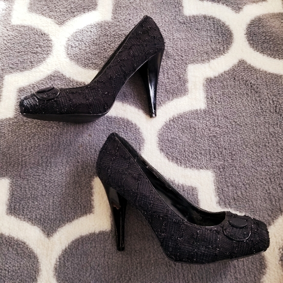 White House Black Market Black Heels - Picture 6 of 9